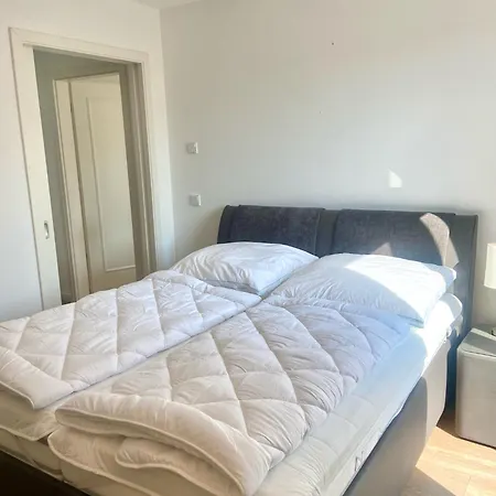 3003 Maison Fleur-de-lis Apartment